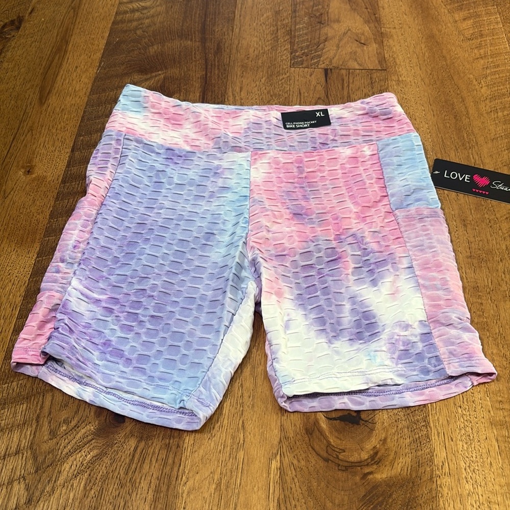 NWT Love Streak Woman’s Cell Phone Pocket Bike Shorts Size XL